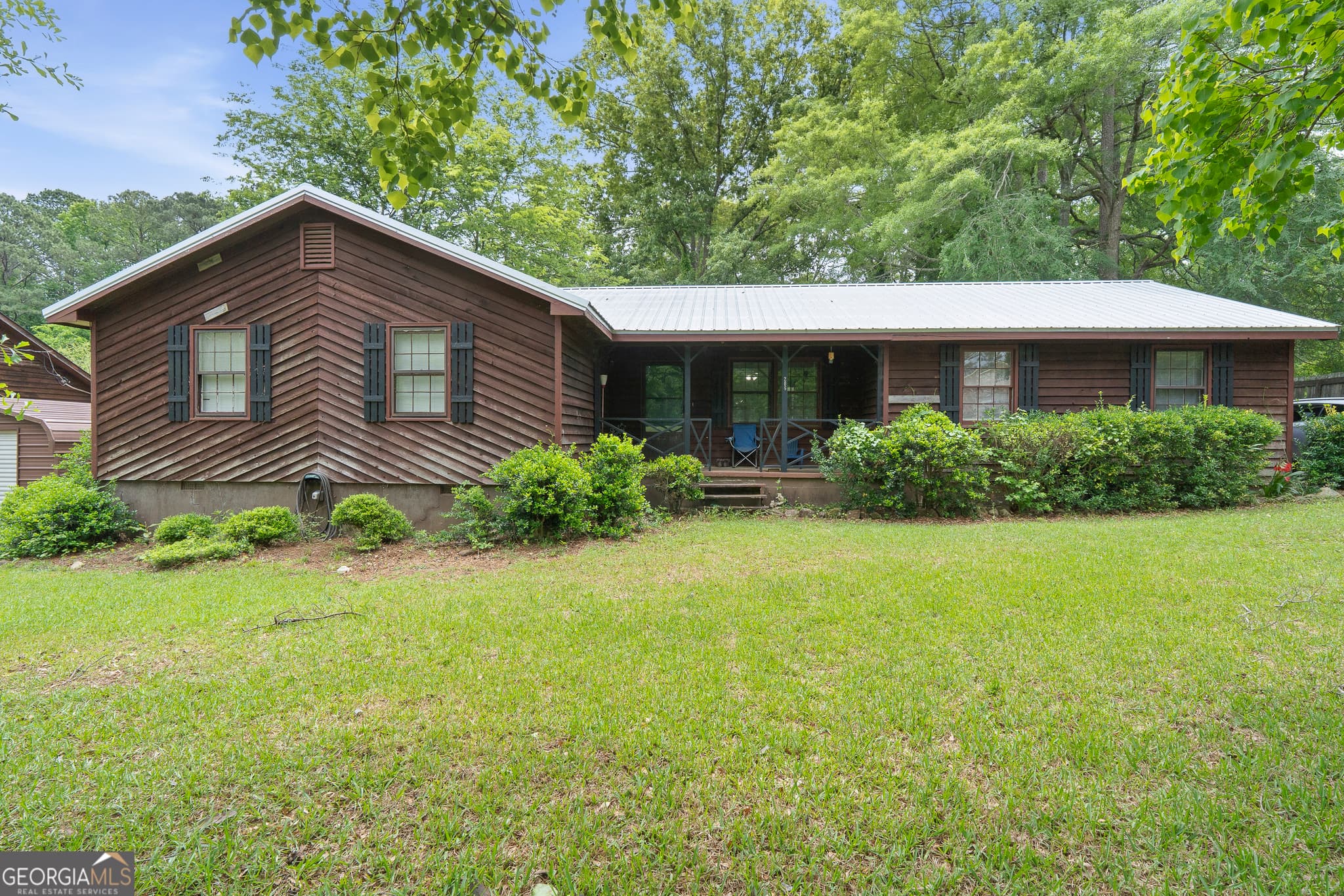 3 bedroom, 2 bathroom, 1,909 sq ft single family residence sold at 206 Brookwood Drive, Gray, GA 31032