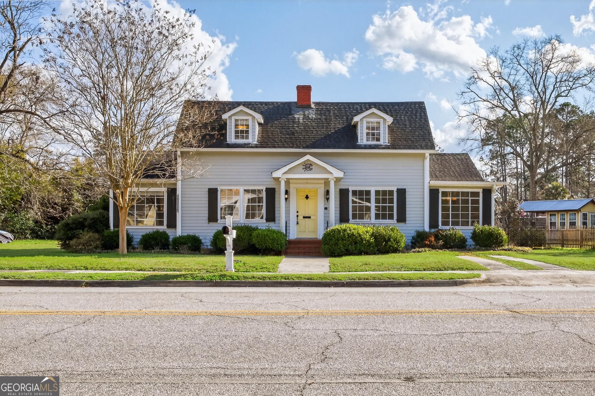 3 bedroom, 2 bathroom, 2,430 sq ft single family residence for sale at 606 W Liberty Street, Claxton, GA 30417