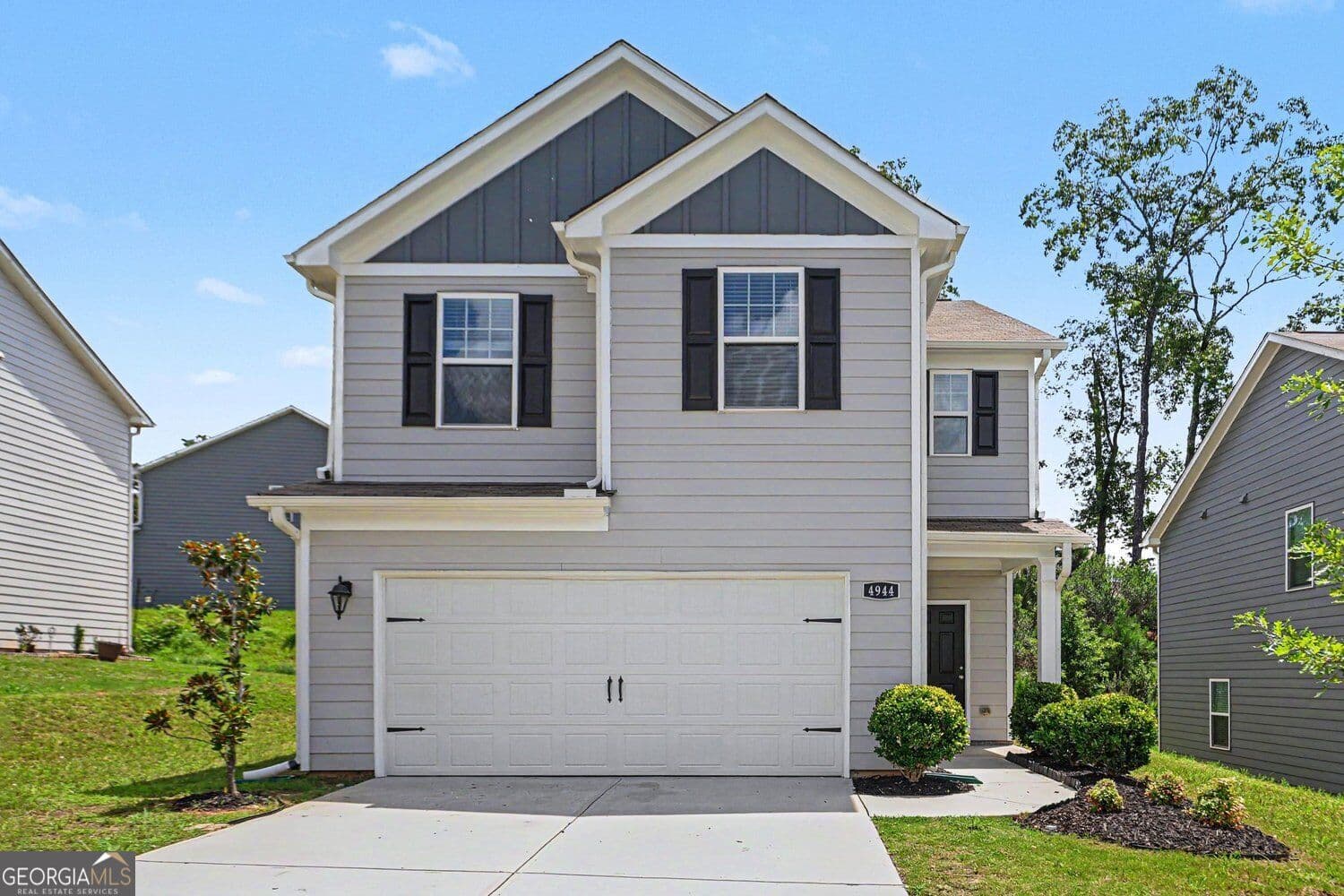 3 bedroom, 2.5 bathroom, 1,924 sq ft single family residence for sale at 4944 Bridle Run Trail, Douglasville, GA 30135