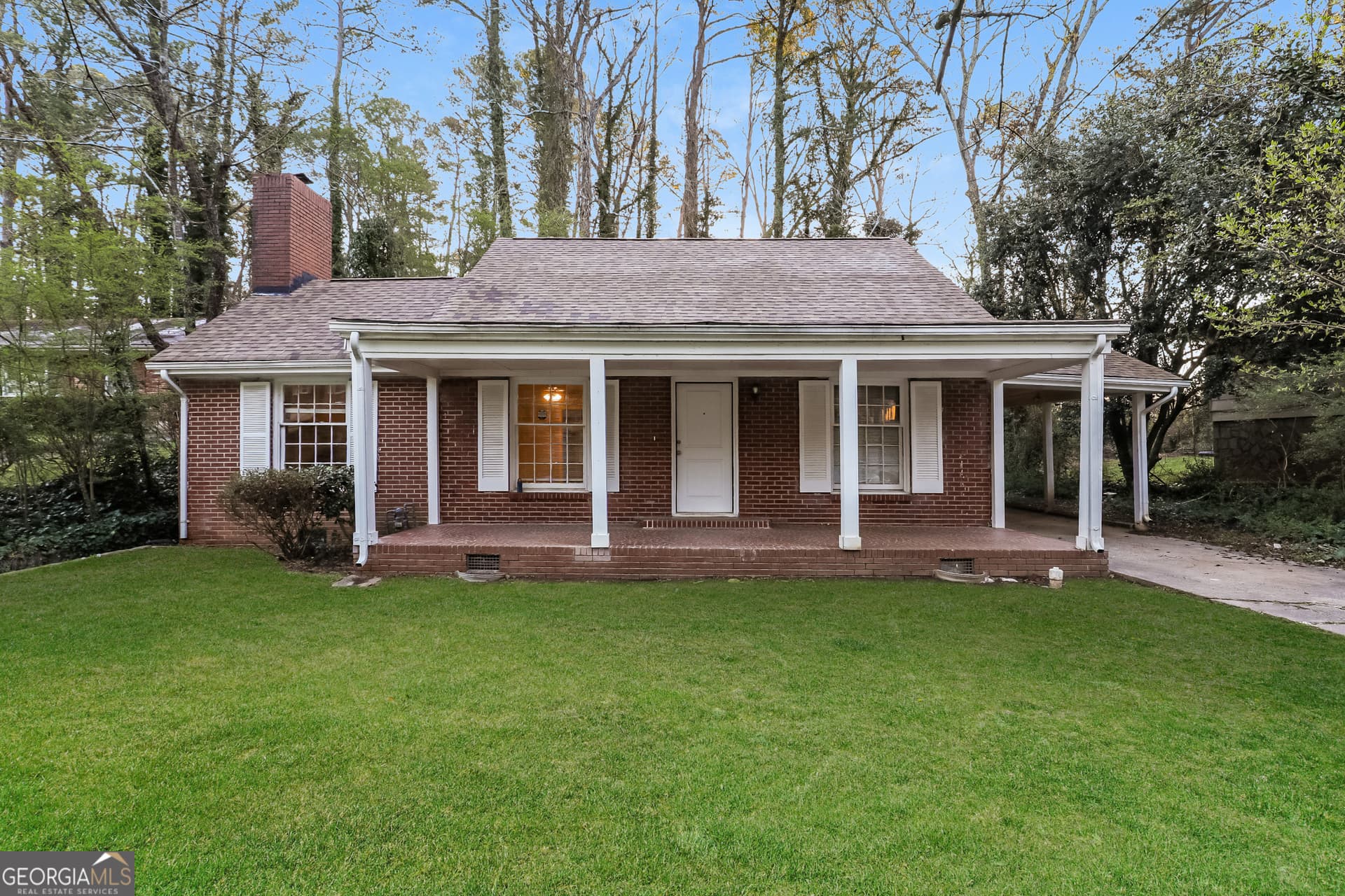 3 bedroom, 2 bathroom, 2,028 sq ft single family residence sold at 1752 Laurelwood Drive, Atlanta, GA 30311