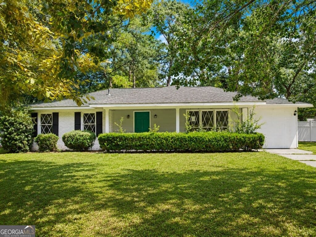3 bedroom, 2 bathroom, 1,176 sq ft single family residence for sale at 508 Red Oak Drive, Savannah, GA 31419