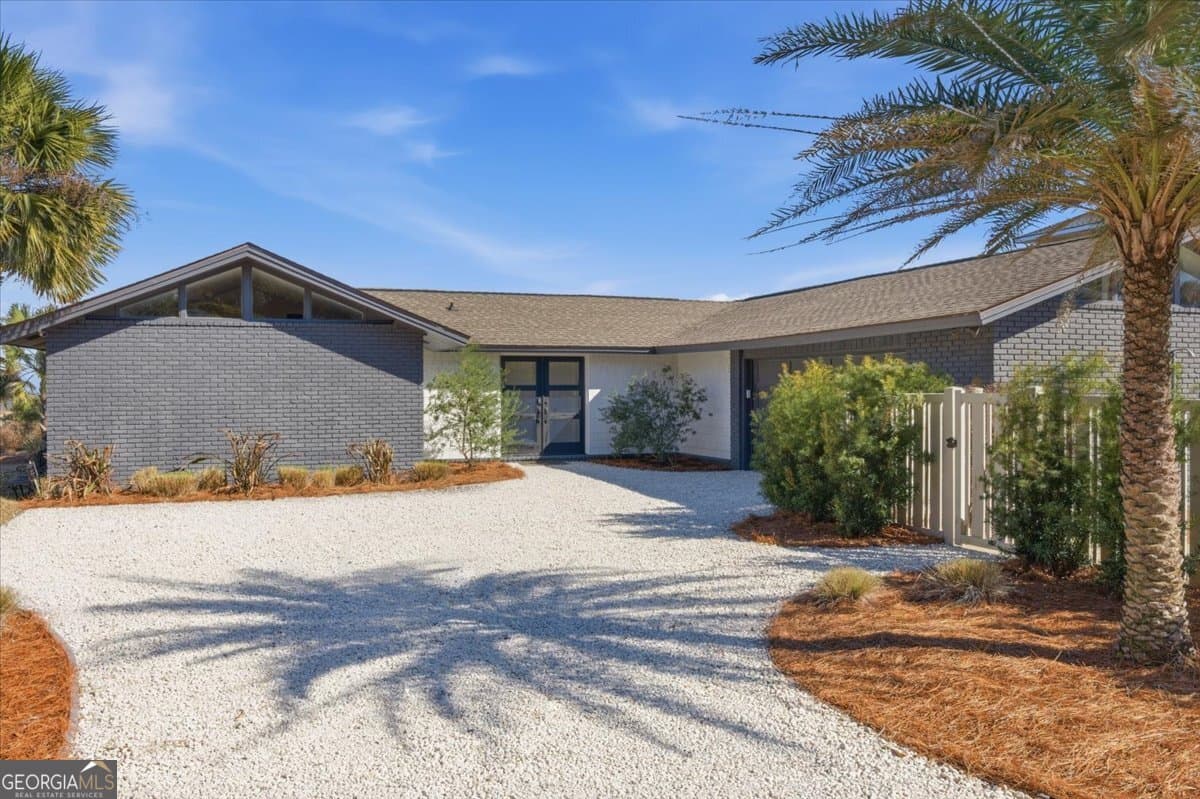 3 bedroom, 2 bathroom single family residence sold at 7 Stewart Lane, Jekyll Island, GA 31527