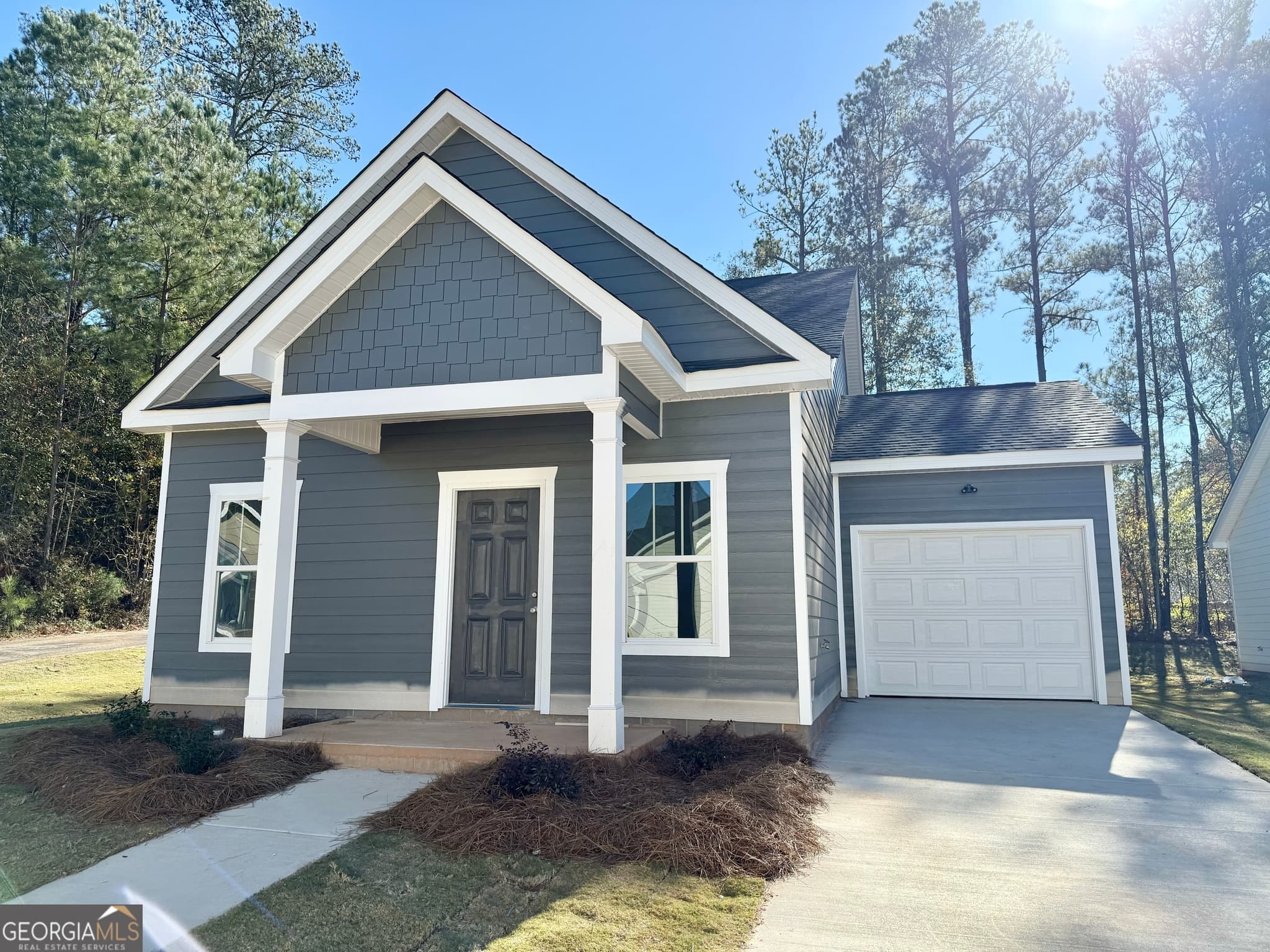 3 bedroom, 2 bathroom, 1,190 sq ft single family residence sold at 209 Lenox Circle, Lagrange, GA 30241