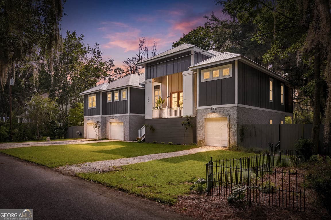 3 bedroom, 3.5 bathroom, 3,200 sq ft single family residence for sale at 100 Virginia, St. Simons, GA 31522