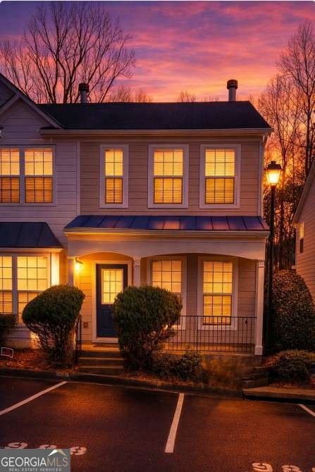 2 bedroom, 2.5 bathroom, 1,228 sq ft townhouse sold at 988 Redwood Drive, Norcross, GA 30093