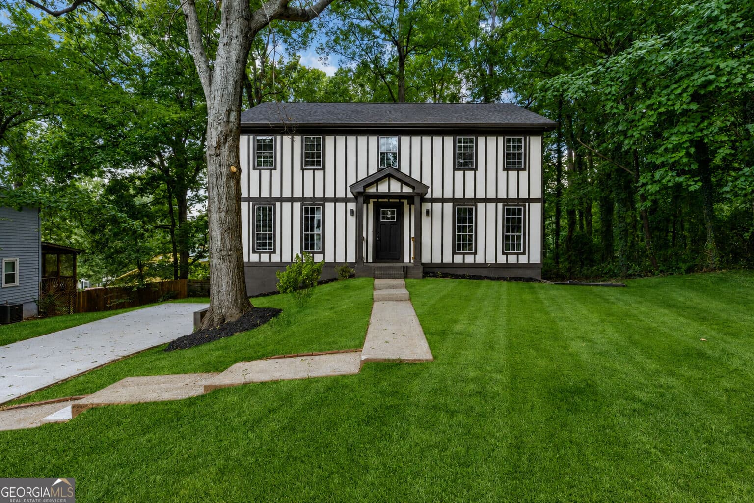 4 bedroom, 2.5 bathroom, 3,108 sq ft single family residence for sale at 1001 Gunners Walk, Tucker, GA 30084