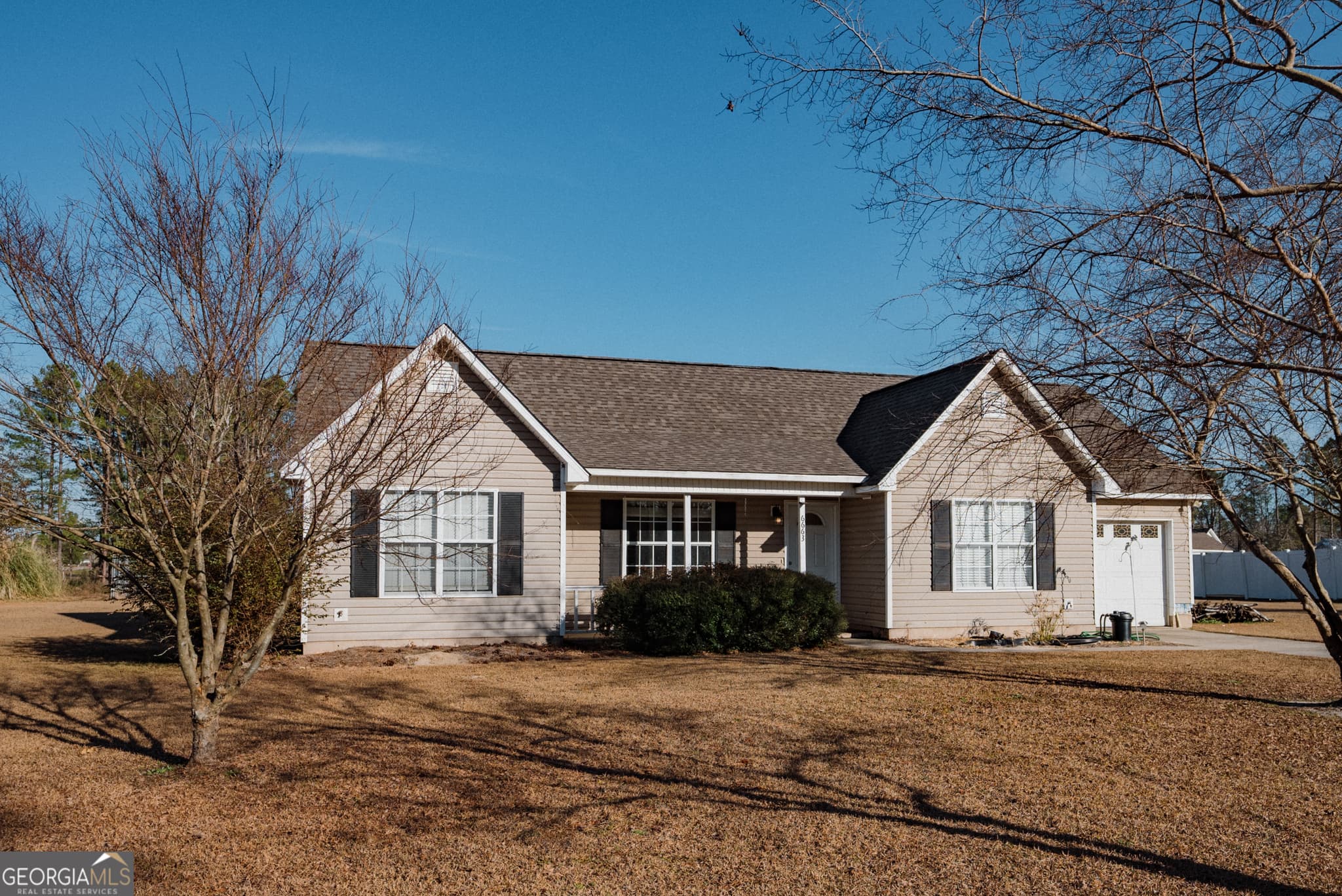 3 bedroom, 2 bathroom, 1,242 sq ft single family residence sold at 6663 Pine Ridge Circle, Blackshear, GA 31516