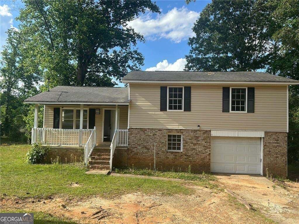 3 bedroom, 2 bathroom, 1,102 sq ft single family residence for sale at 130 Knob Drive, Carrollton, GA 30116