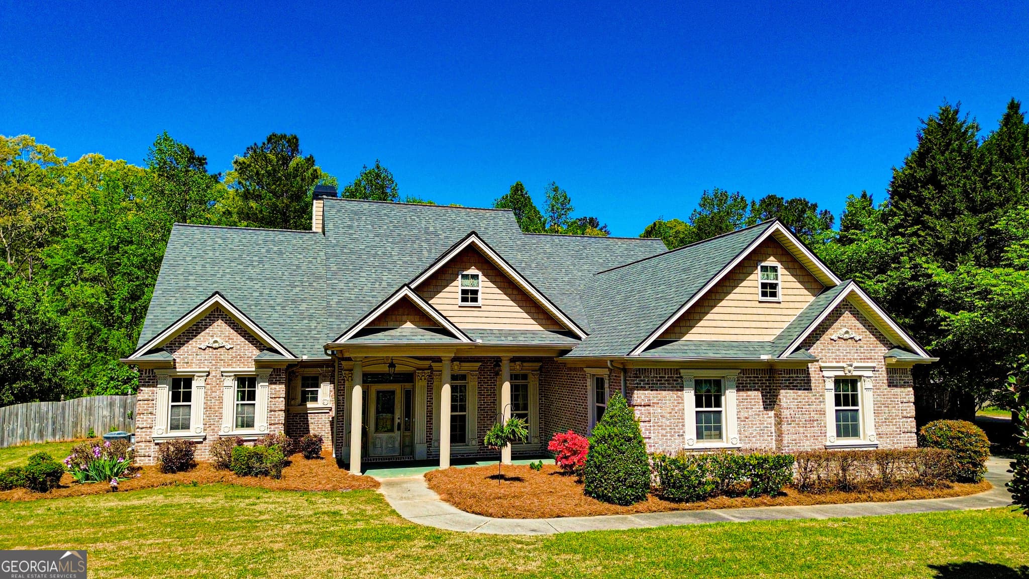 5 bedroom, 3.5 bathroom, 2,980 sq ft single family residence sold at 152 Rivers Edge Drive, Forsyth, GA 31029