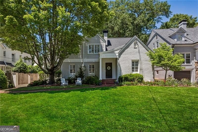5 bedroom, 3 bathroom single family residence sold at 3118 Peachtree Drive, Atlanta, GA 30305