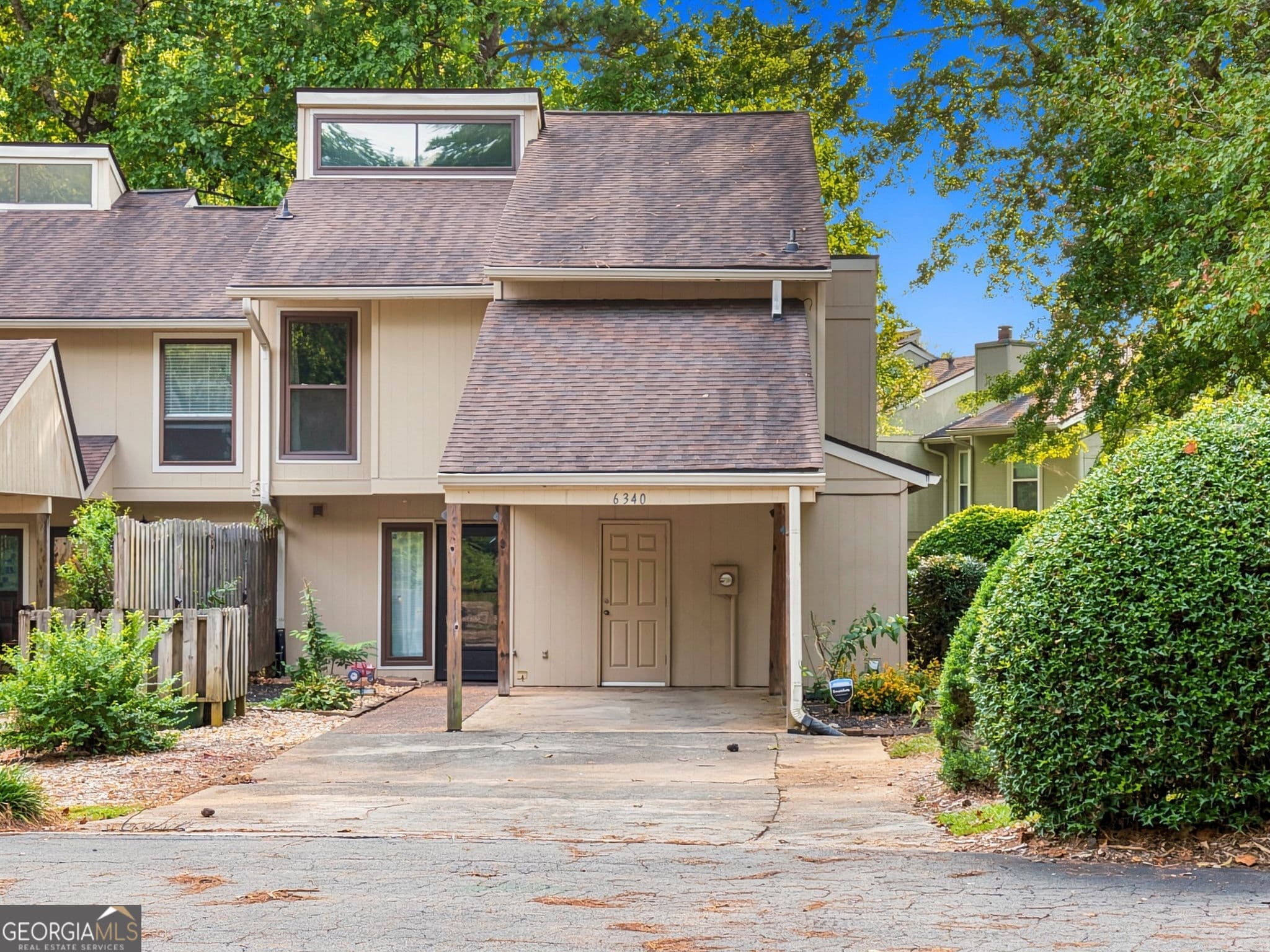 4 bedroom, 2.5 bathroom, 1,902 sq ft townhouse for sale at 6340 Brandywine Trail, Peachtree Corners, GA 30092