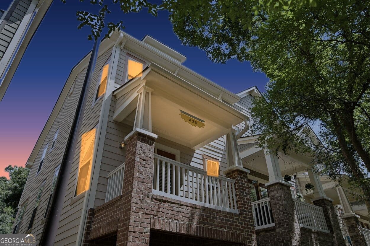 3 bedroom, 2.5 bathroom, 1,641 sq ft townhouse for sale at 855 Commonwealth Avenue, Atlanta, GA 30312