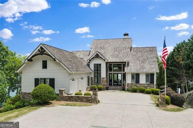 4 bedroom, 3.5 bathroom, 4,200 sq ft single family residence sold at 8819 Ford Lane, Gainesville, GA 30506