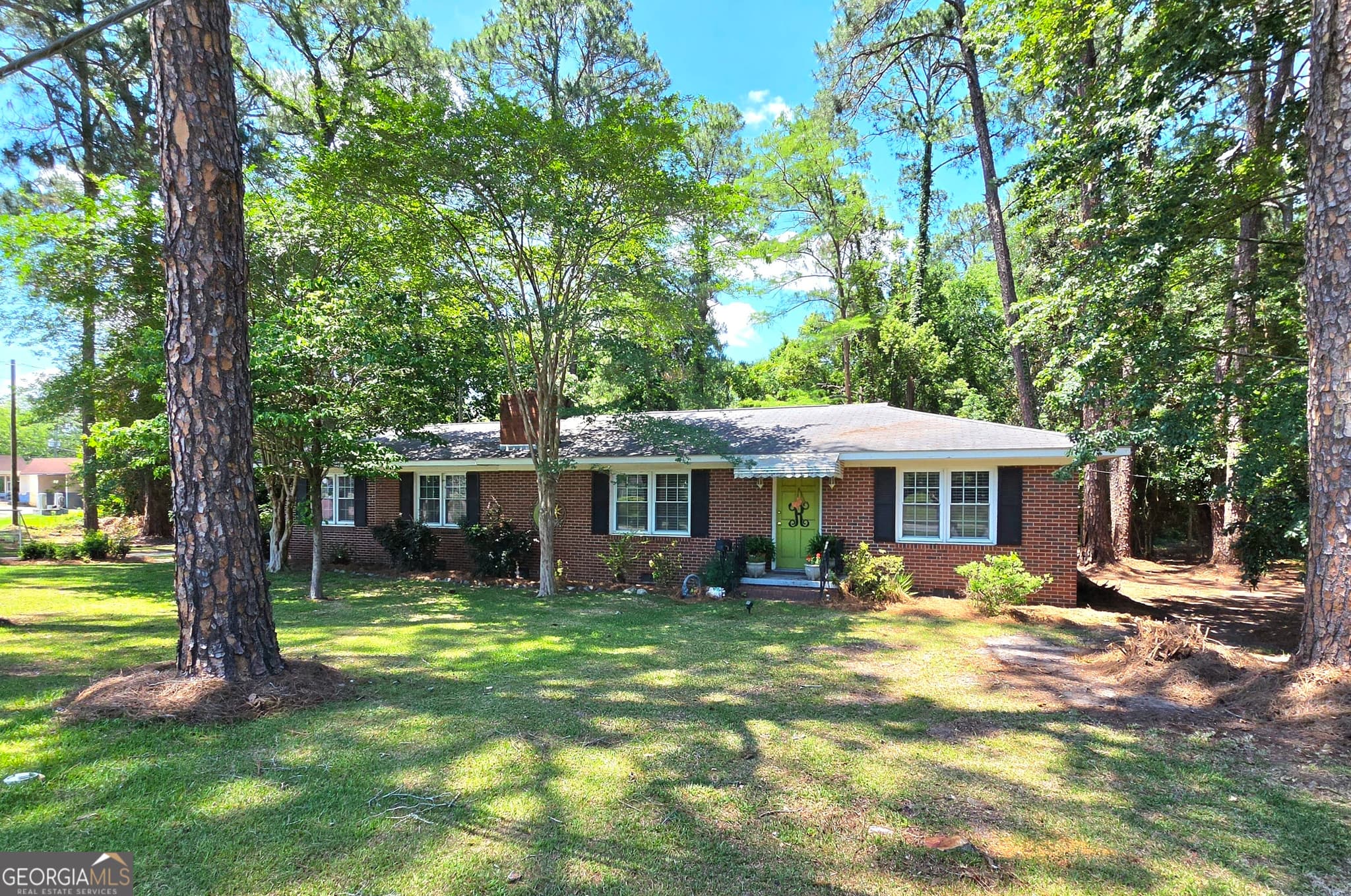 3 bedroom, 2 bathroom, 1,733 sq ft single family residence under contract at 409 W Sultana Drive, Fitzgerald, GA 31750