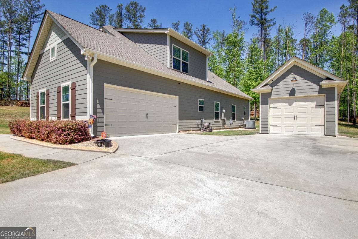 4 bedroom, 3 bathroom, 2,791 sq ft single family residence for sale at 153 Carlow Court, Newnan, GA 30263