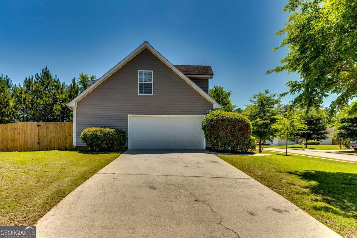 4 bedroom, 2.5 bathroom, 1,782 sq ft single family residence sold at 3421 Madison Ridge Trail, Snellville, GA 30039
