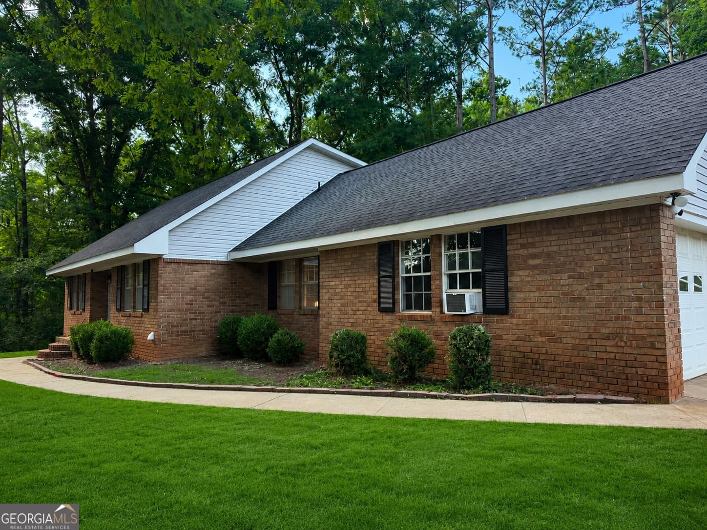 3 bedroom, 2 bathroom, 1,924 sq ft single family residence sold at 300 Cheyenne Drive, Lagrange, GA 30240