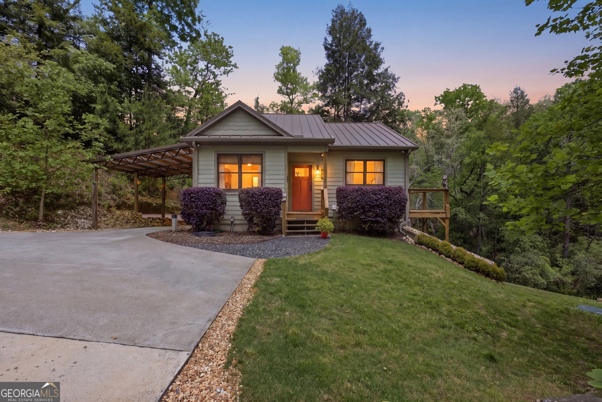 3 bedroom, 2 bathroom, 1,896 sq ft cabin,single family residence sold at 497 Mill Trace Court 11 & 12, Cleveland, GA 30528