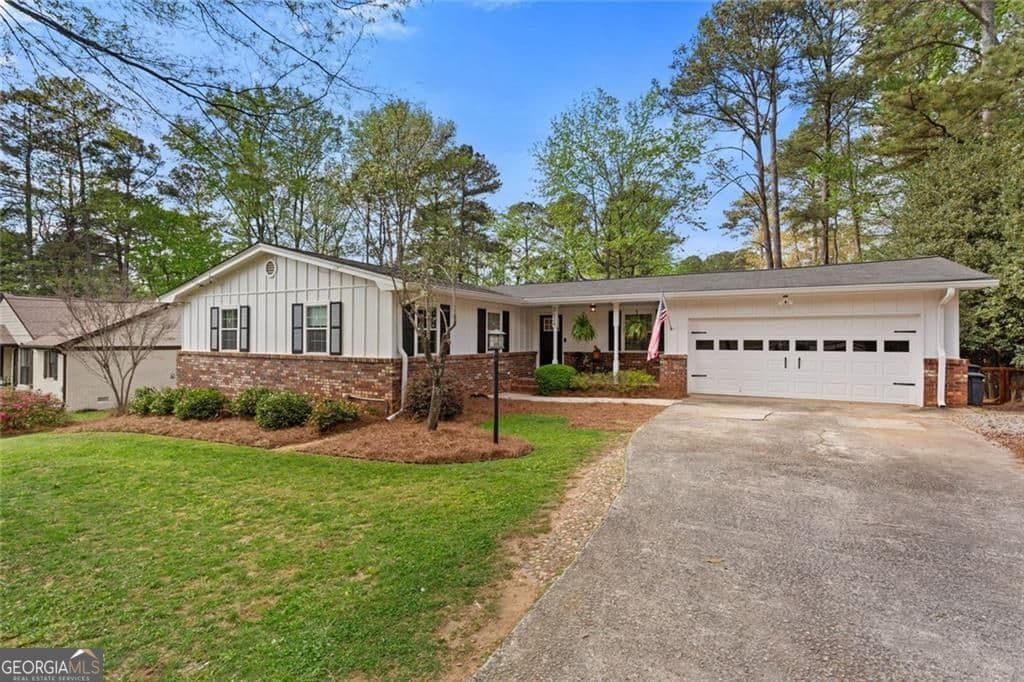 3 bedroom, 2 bathroom, 1,461 sq ft single family residence sold at 2624 Peeler Road, Atlanta, GA 30360