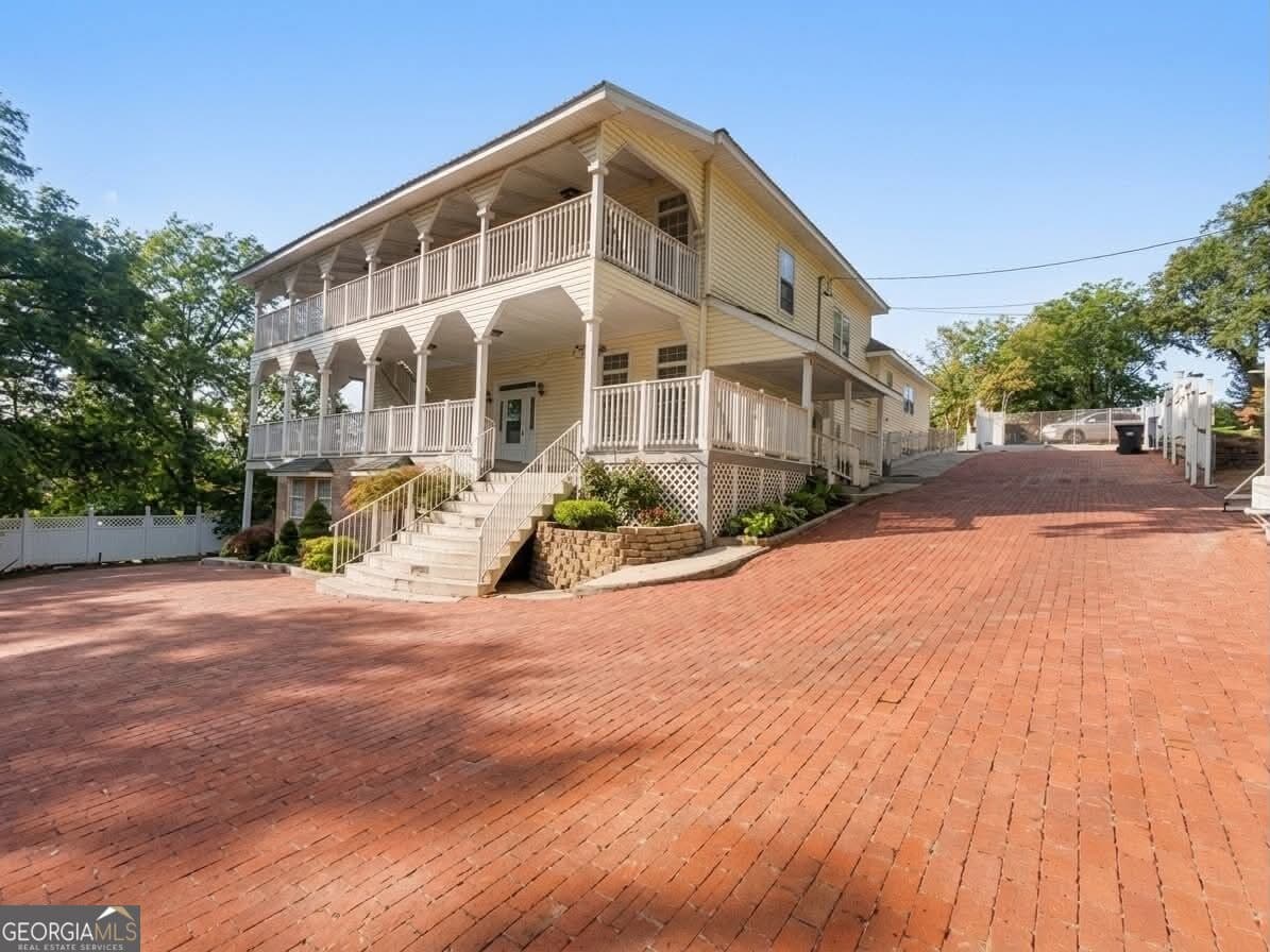7 bedroom, 10.5 bathroom, 6,184 sq ft single family residence for sale at 209 E Hagen Street 4, Dalton, GA 30721
