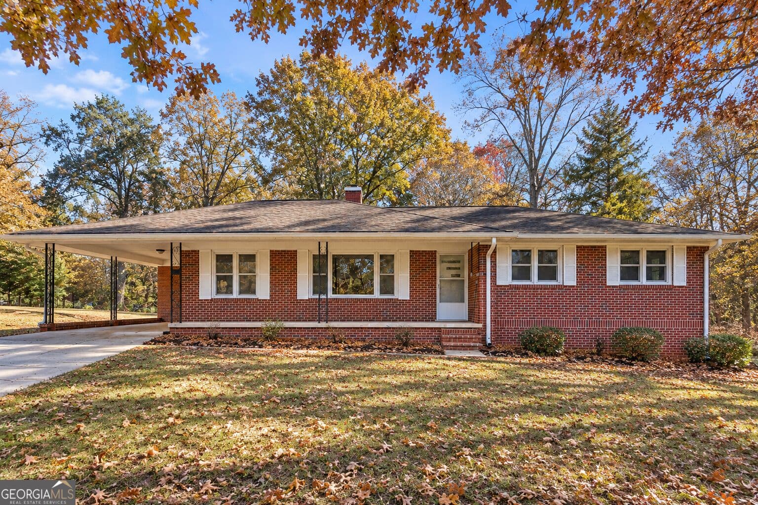 4 bedroom, 2 bathroom, 1,935 sq ft single family residence for sale at 6344 Mize Road, Toccoa, GA 30577