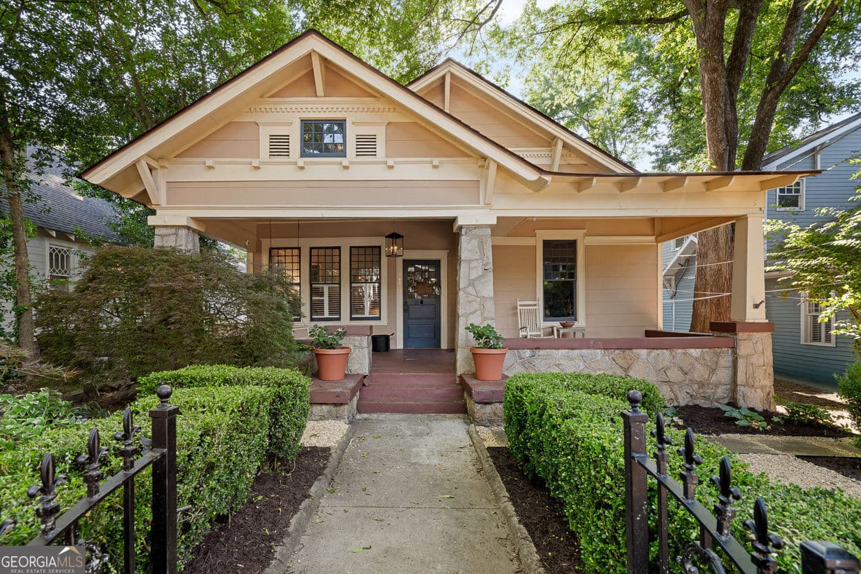 3 bedroom, 1 bathroom, 1,390 sq ft single family residence sold at 214 Melrose Avenue, Decatur, GA 30030