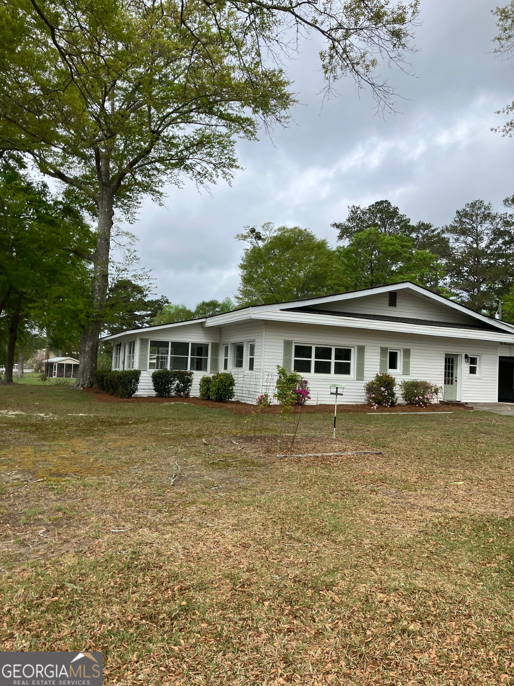 3 bedroom, 2 bathroom, 2,200 sq ft single family residence sold at 854 CLEARWATER Road, Sharpsburg, GA 30277