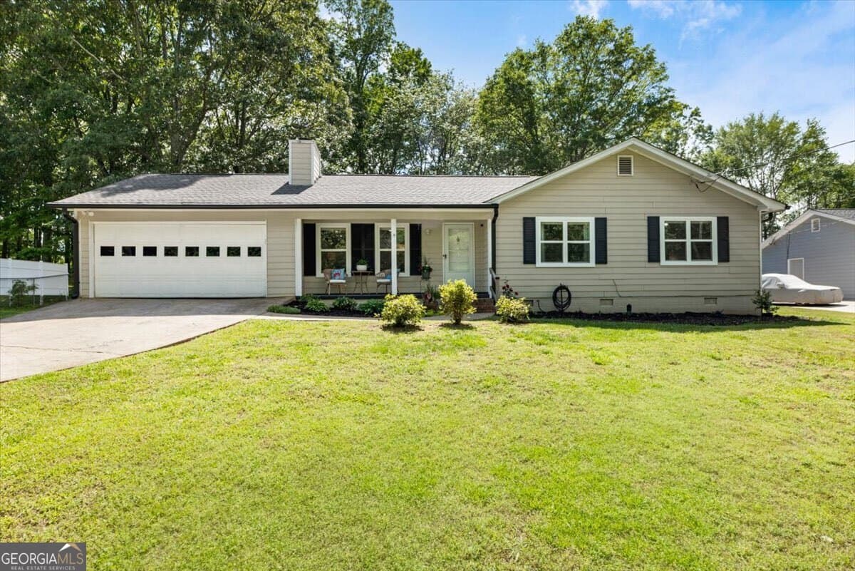 3 bedroom, 2 bathroom, 1,329 sq ft single family residence sold at 5627 Pinewood Drive, Flowery Branch, GA 30542