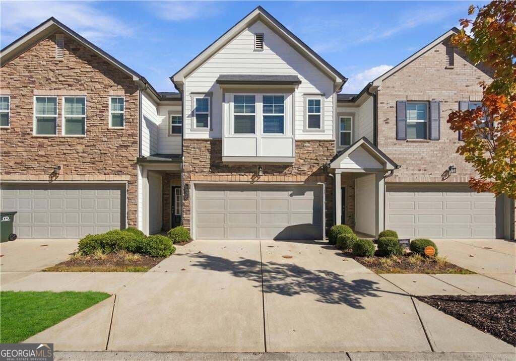 3 bedroom, 2.5 bathroom, 1,772 sq ft townhouse for sale at 1491 Ben Park Way, Grayson, GA 30017