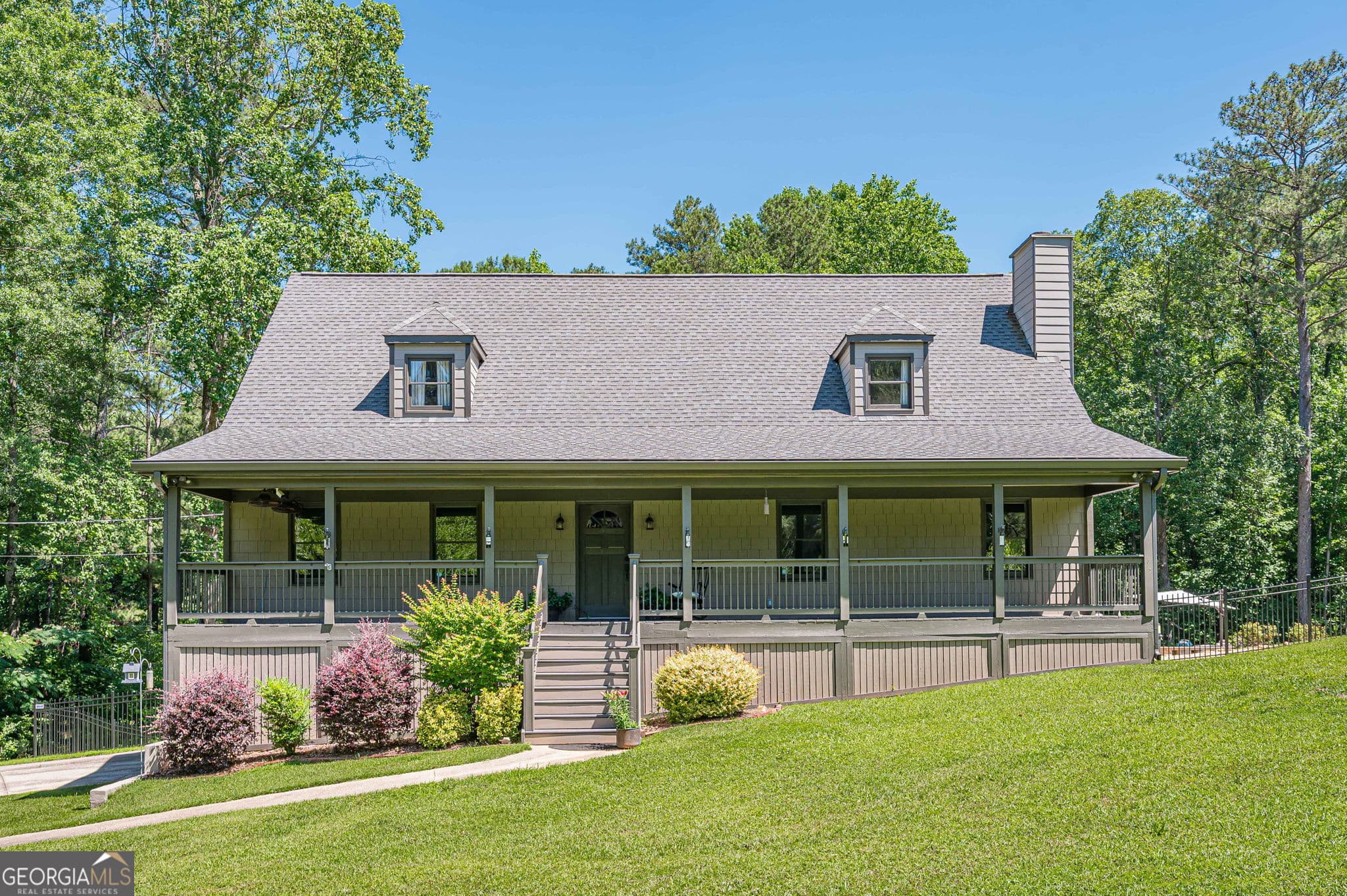 3 bedroom, 2.5 bathroom, 2,378 sq ft single family residence sold at 1233 Pebblebrook Road, Mableton, GA 30126