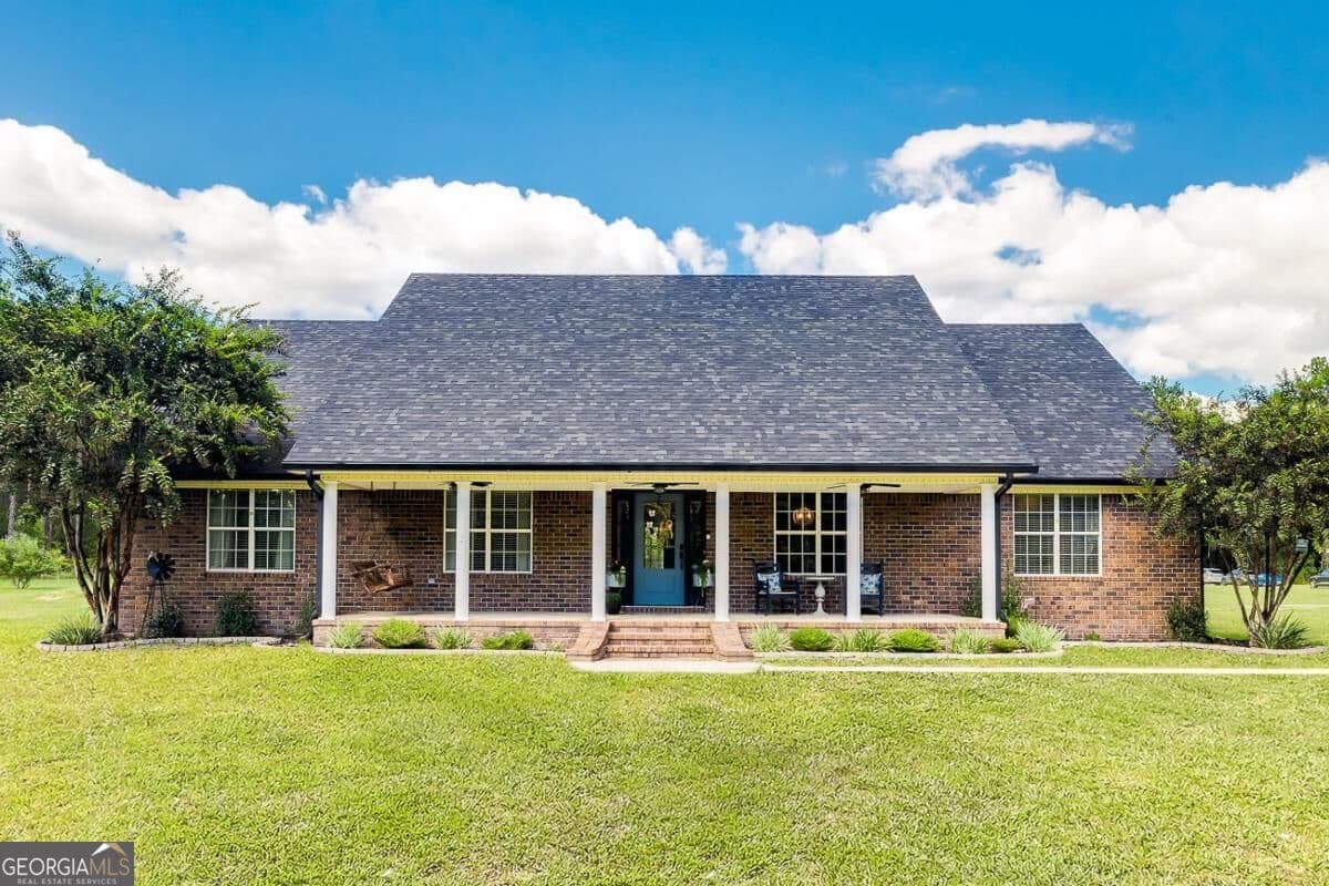4 bedroom, 2.5 bathroom, 2,688 sq ft single family residence under contract at 301 English Acres Drive, Brooklet, GA 30415