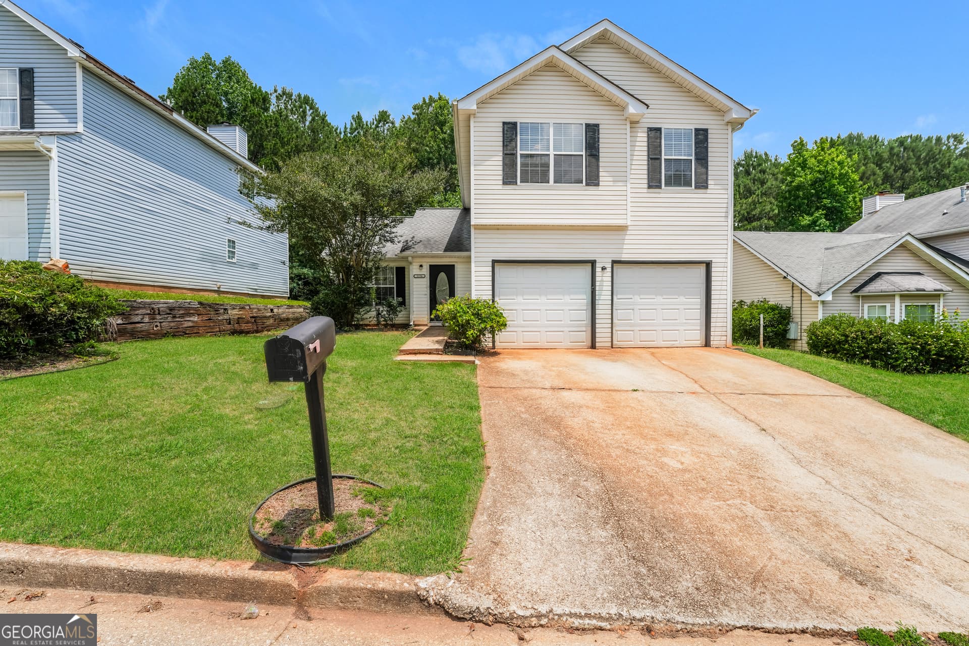 3 bedroom, 2.5 bathroom, 1,683 sq ft single family residence sold at 5336 E Shirewick Drive, Lithonia, GA 30058