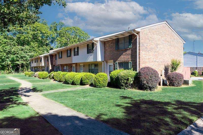 2 bedroom, 1.5 bathroom, 1,152 sq ft condominium for sale at 501 Carlton Road 2E, Palmetto, GA 30268