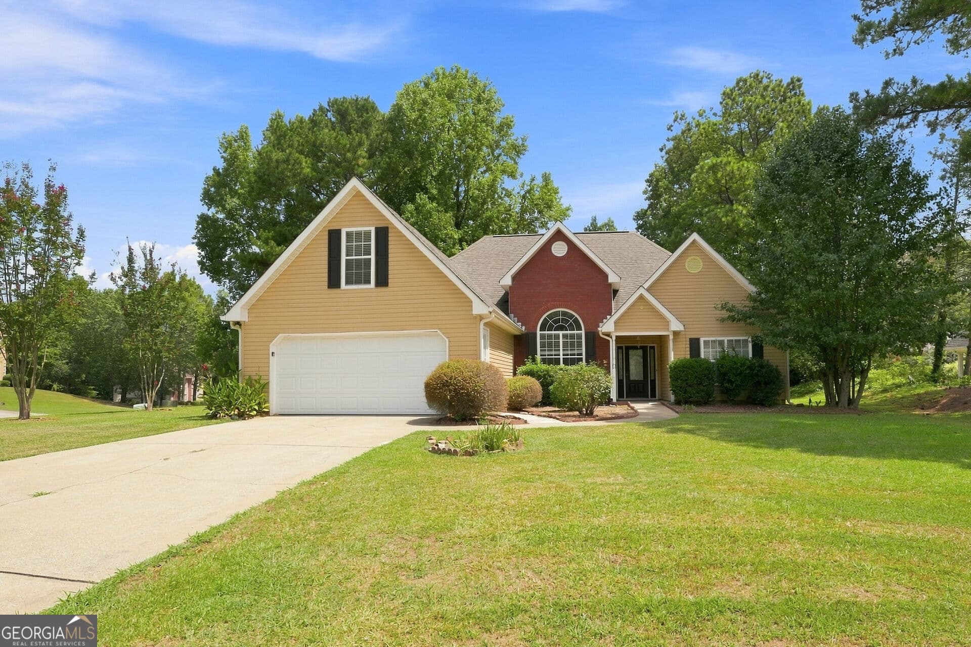 5 bedroom, 3 bathroom, 3,545 sq ft single family residence for sale at 4304 Talmadge Trace, Snellville, GA 30039