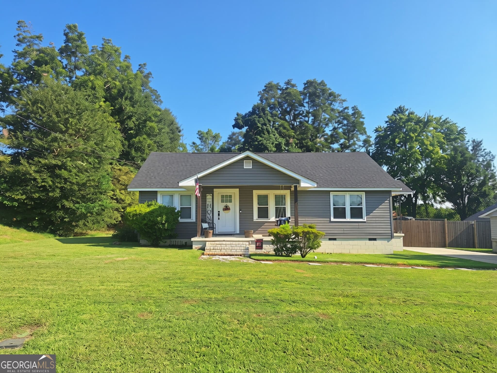 3 bedroom, 1 bathroom, 1,498 sq ft single family residence for sale at 1905 41st Street, Valley, AL 36854