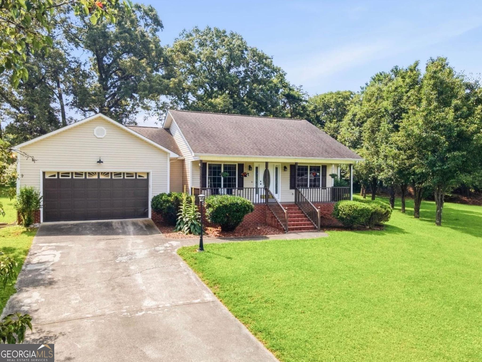 3 bedroom, 2 bathroom, 1,827 sq ft single family residence sold at 112 Golden Crest Drive, Chatsworth, GA 30705