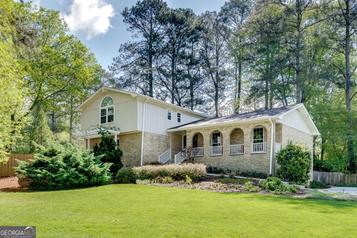 4 bedroom, 2.5 bathroom, 2,768 sq ft single family residence sold at 1631 Manhasset Drive, Atlanta, GA 30338