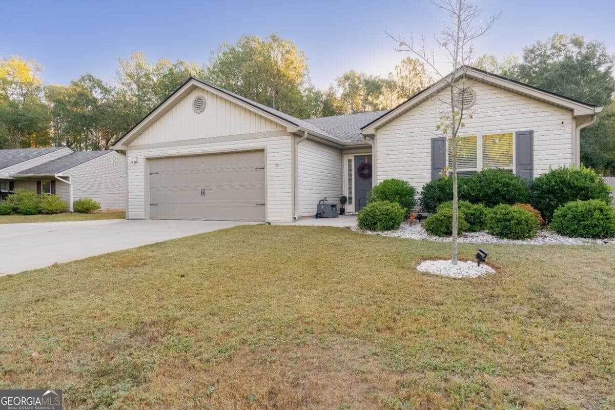 3 bedroom, 2 bathroom, 1,409 sq ft single family residence for sale at 773 Shoal Creek Road, Colbert, GA 30628