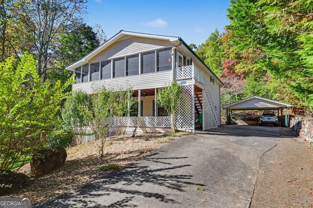 3 bedroom, 2 bathroom single family residence for sale at 305 Gander Gap Road, Hiawassee, GA 30546