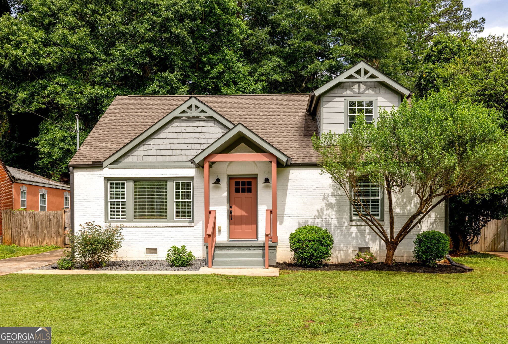 3 bedroom, 2.5 bathroom, 1,942 sq ft single family residence sold at 1535 Deerwood Drive, Decatur, GA 30030