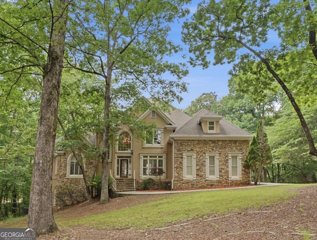 5 bedroom, 5.5 bathroom, 5,088 sq ft single family residence sold at 3725 Wickloe Court, Snellville, GA 30039