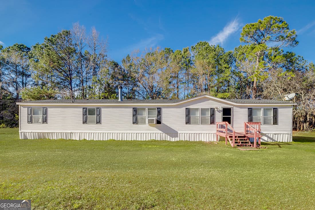 4 bedroom, 2 bathroom manufactured home,mobile home sold at 162 Pearl Davis Road, Springfield, GA 31329