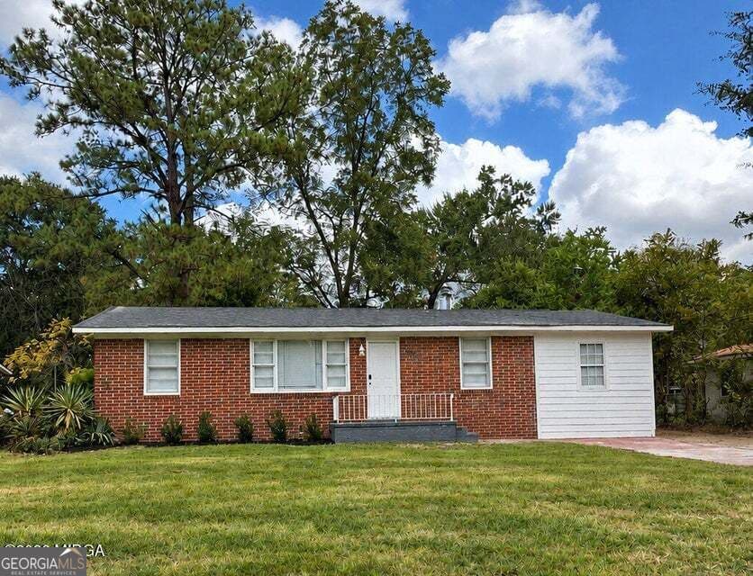 4 bedroom, 2 bathroom, 1,400 sq ft single family residence for sale at 2869 Bonnie Avenue, Macon, GA 31206