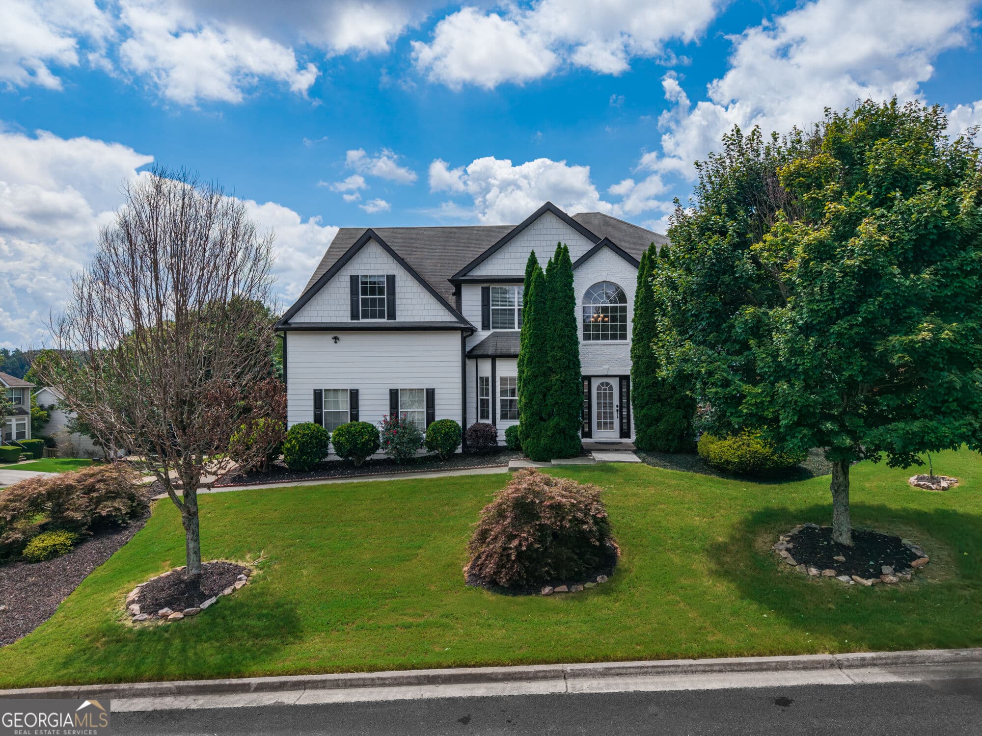 5 bedroom, 3 bathroom, 3,231 sq ft single family residence for sale at 201 Overlook Court, Canton, GA 30115