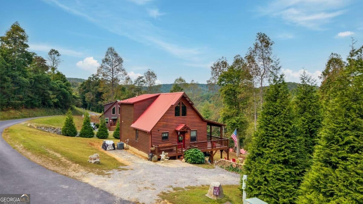 2 bedroom, 2 bathroom, 1,296 sq ft cabin,single family residence for sale at 140 Carolina Fox Circle, Murphy, NC 28906
