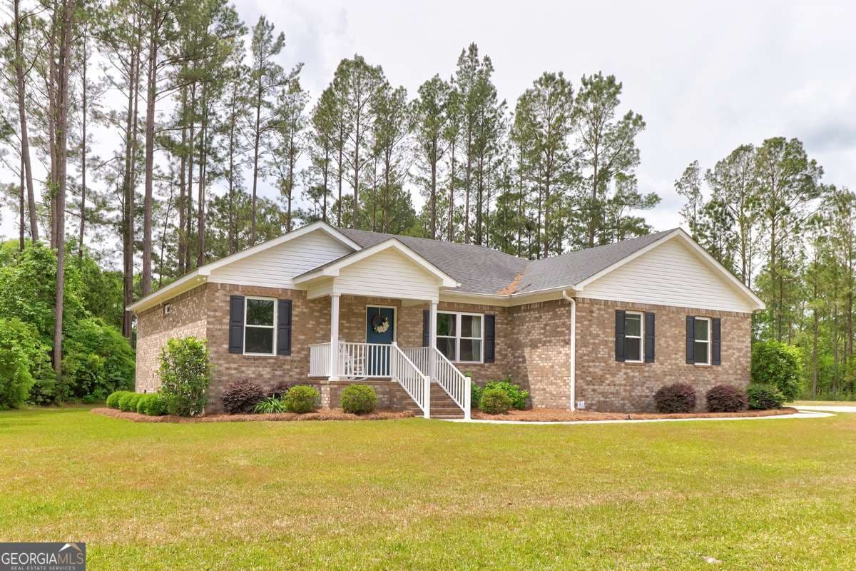 3 bedroom, 2 bathroom, 1,679 sq ft single family residence sold at 220 Candleberry Way, Guyton, GA 31312