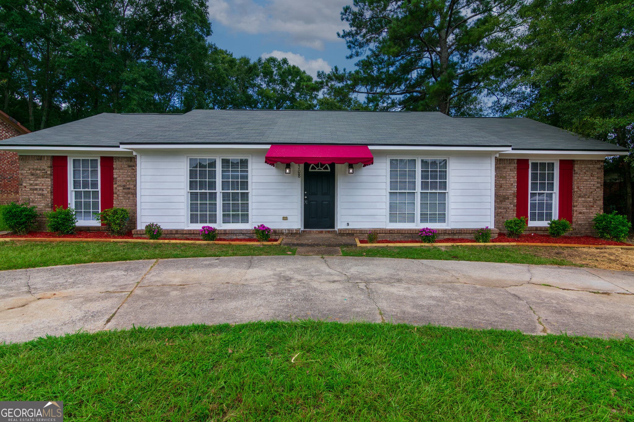 3 bedroom, 2 bathroom single family residence under contract at 2708 Skylake Drive, Columbus, GA 31907