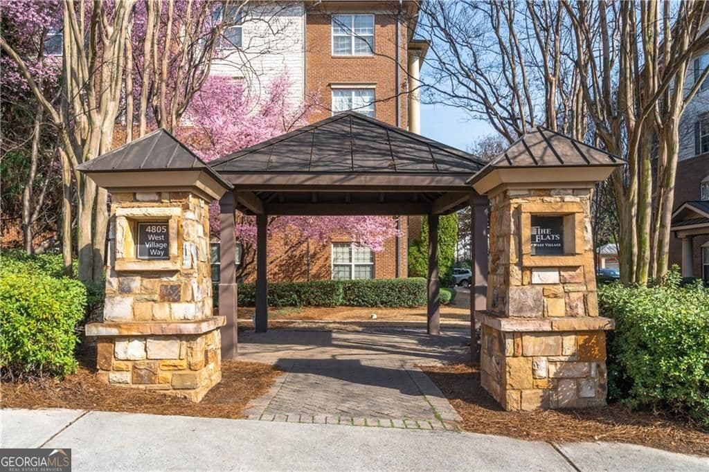 2 bedroom, 2 bathroom, 1,175 sq ft condominium sold at 4805 Village Way 1105, Smyrna, GA 30080