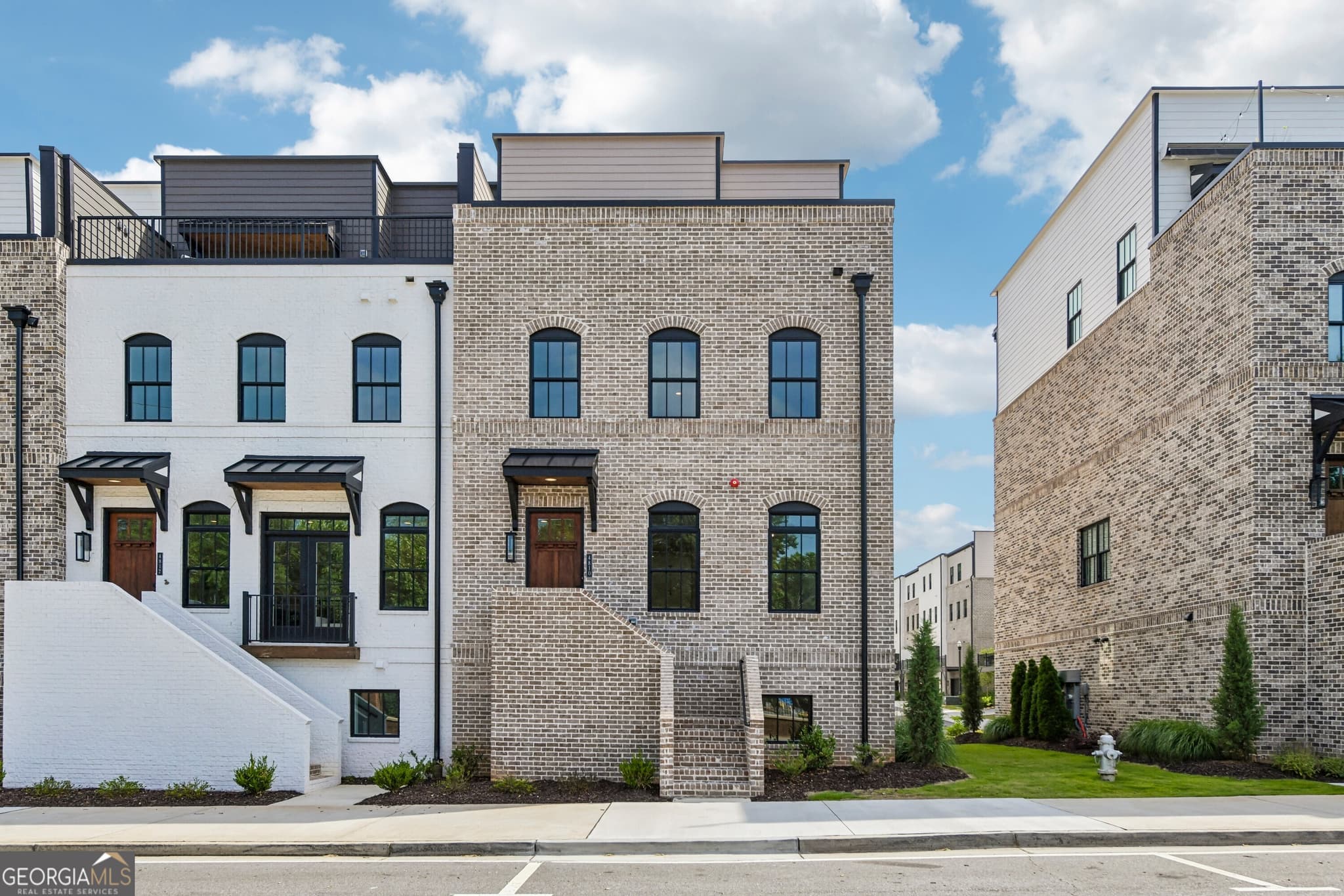 4 bedroom, 4.5 bathroom, 3,152 sq ft townhouse sold at 4810 Moonview Lane, Sugar Hill, GA 30518
