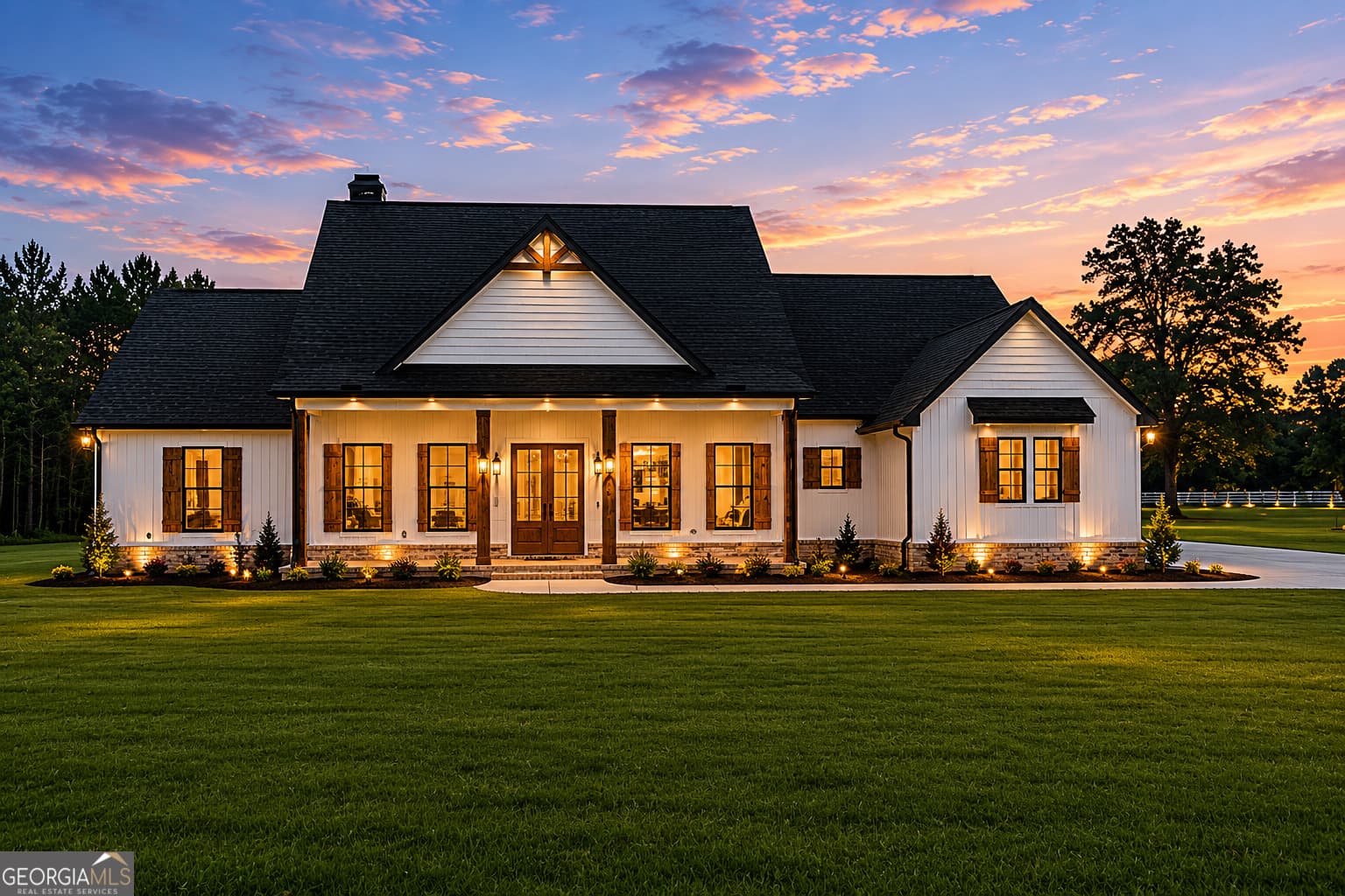 4 bedroom, 3.5 bathroom, 2,683 sq ft single family residence sold at 5260 Hartley Bridge Road, Macon, GA 31216